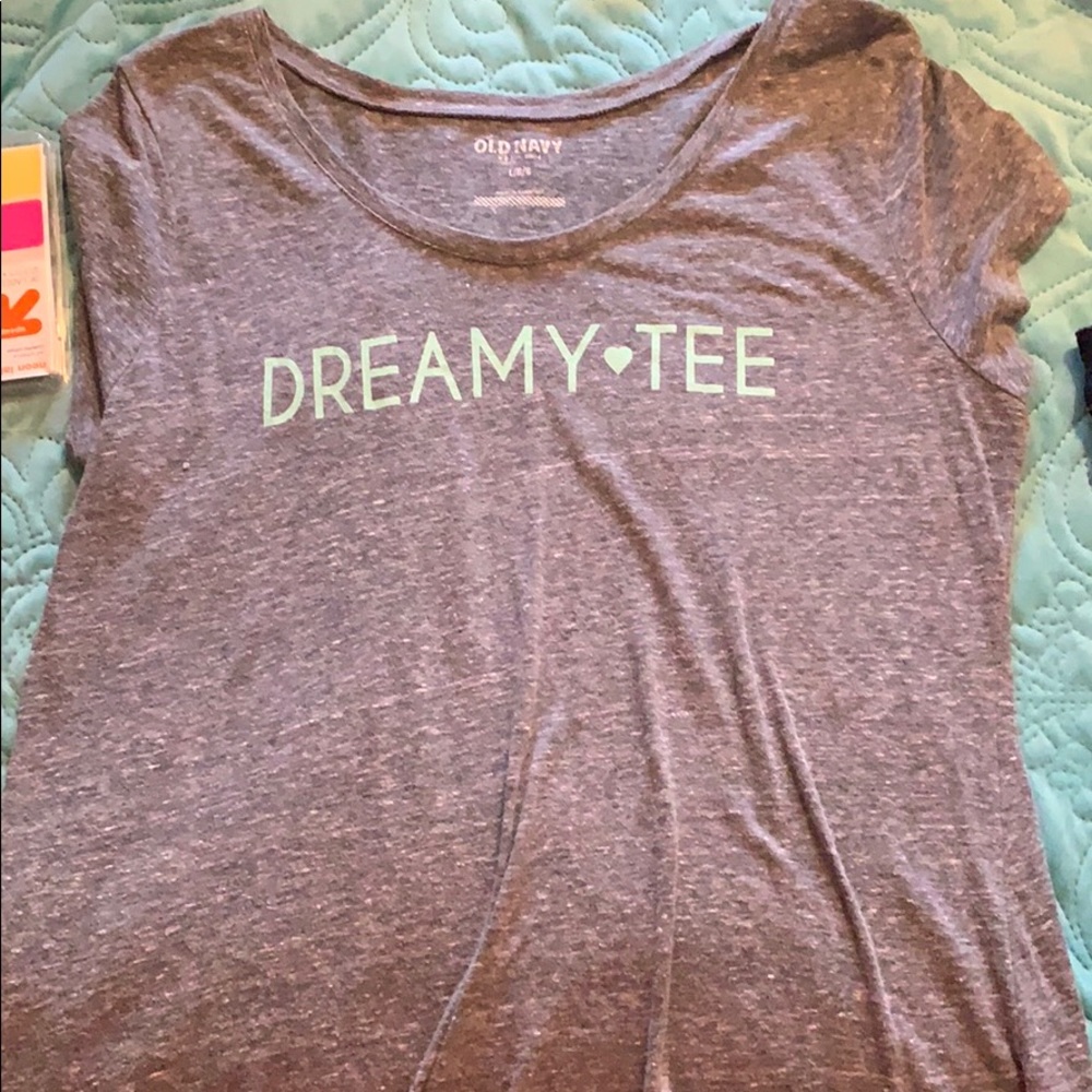 Old navy tee